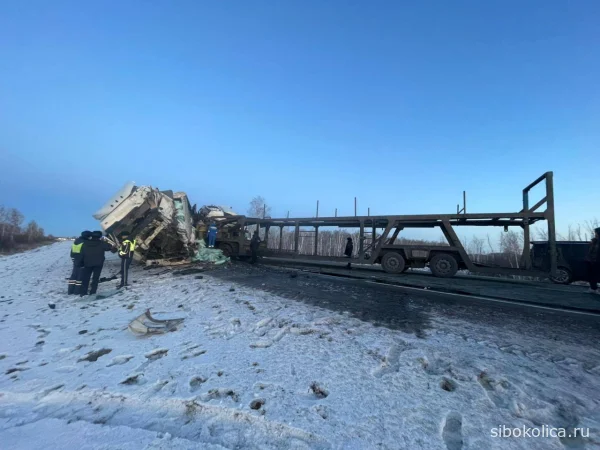 Три фуры сошлись в смертельной аварии на трассе «Иртыш» в Татарском районе